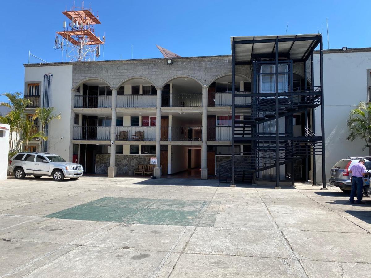 Hotel Flamingos De 古斯曼城 外观 照片