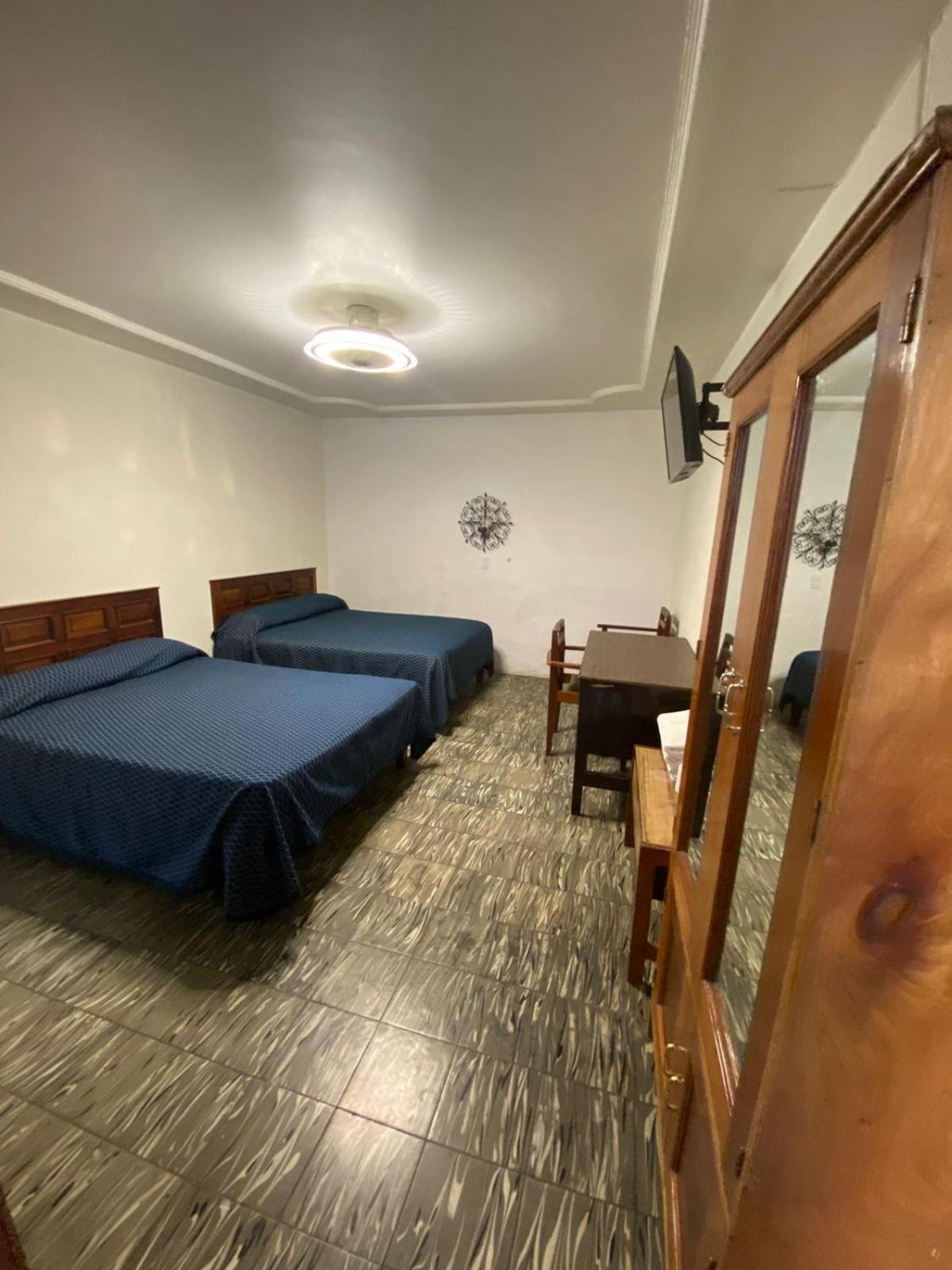 Hotel Flamingos De 古斯曼城 外观 照片